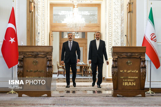 کنفرانس مطبوعاتی وزرای خارجه ایران و ترکیه