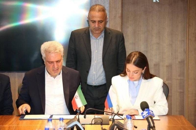 <span>برنامه اجرایی لغو روادید گروهی گردشگران بین ایران و روسیه امضاء شد</span>
