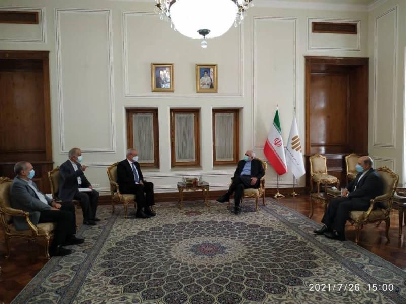 <span>رئیس موسسه تولید واکسن فینلای کوبا با دکتر ظریف دیدار کرد</span>
