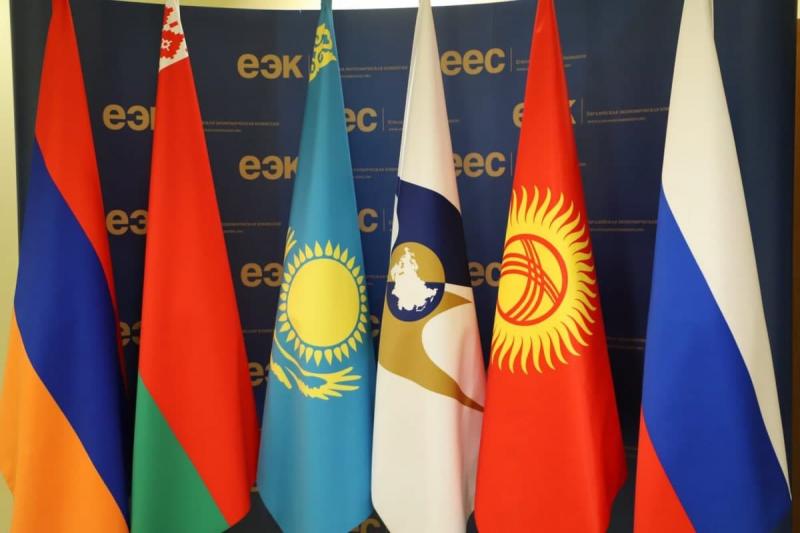 <span>رشد ۴۰ درصدی تجارت با اتحادیه اوراسیا در نیمه نخست ۱۴۰۰</span>
