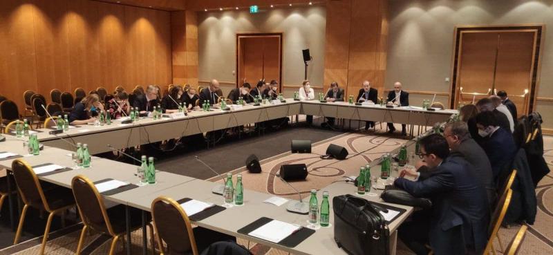 <span>М. Ульянов: на переговорах в Вене все еще остаются нерешенные вопросы</span>
