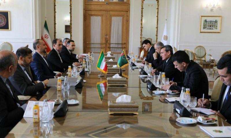 <span>В Тегеране прошла встреча глав МИД ИРИ и Туркменистана</span>

