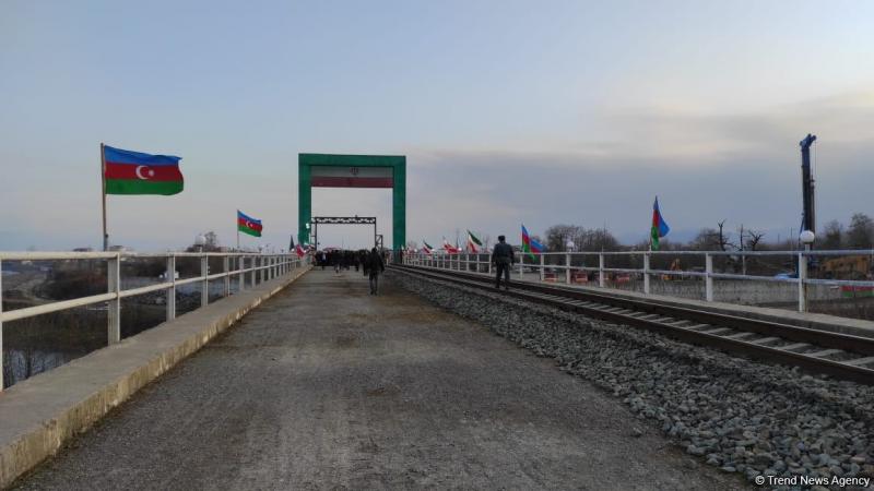 <span>Посол ИРИ в Баку: Иран, Россия и Азербайджан проведут трехстороннюю встречу и изучат вопросы, связанные с МТК "Север – Юг"</span>
