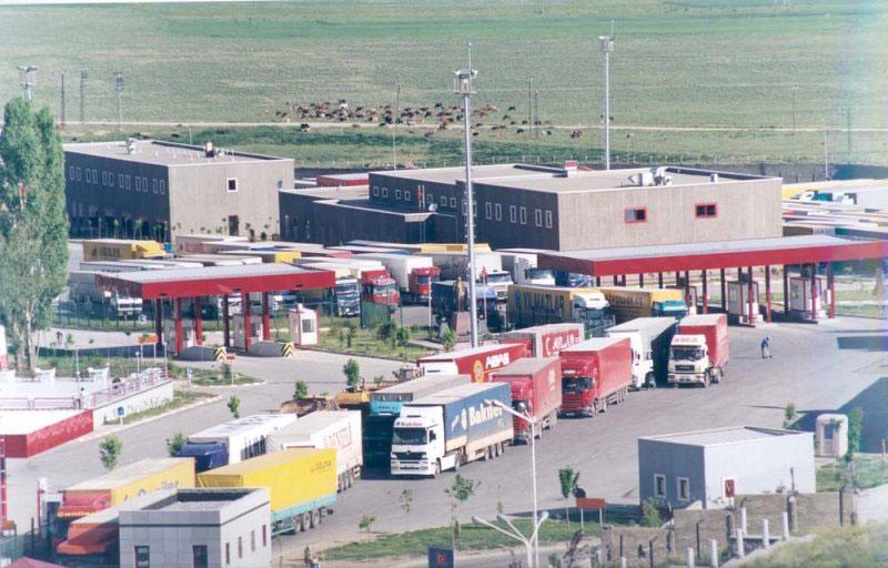 <span>ترکمنستان محدودیتهای تجاری با خراسان رضوی را کاهش داد</span>
