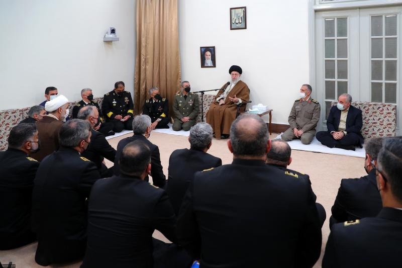 <span>آیت الله خامنه ای: استفاده از ظرفیت‌های عظیم دریا باید به فرهنگ عمومی در کشور تبدیل شود</span>

