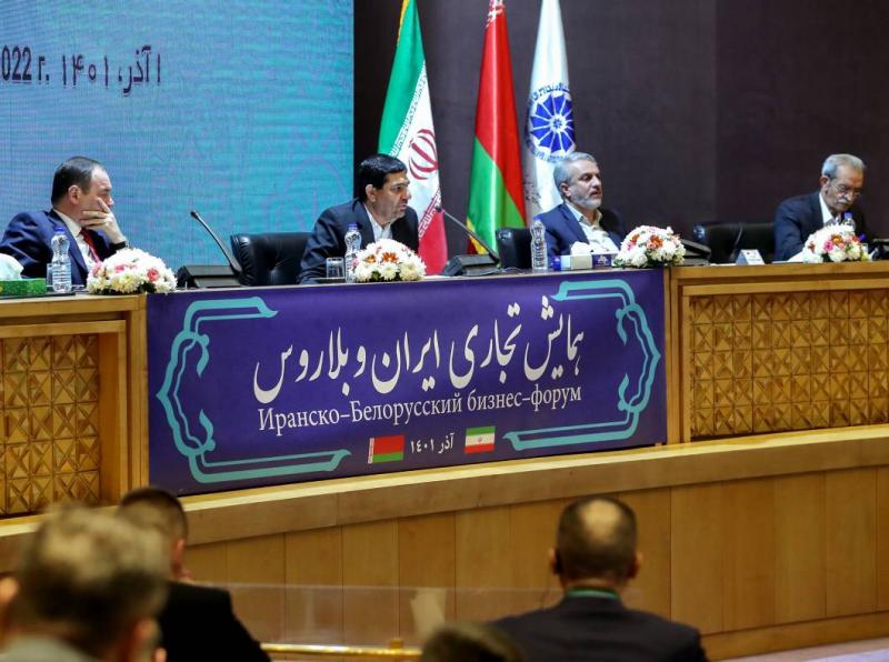 <span>تاکید گلاوچنکو بر حذف مقررات دست و پاگیر و تسهیل روابط کسب و کار</span>

