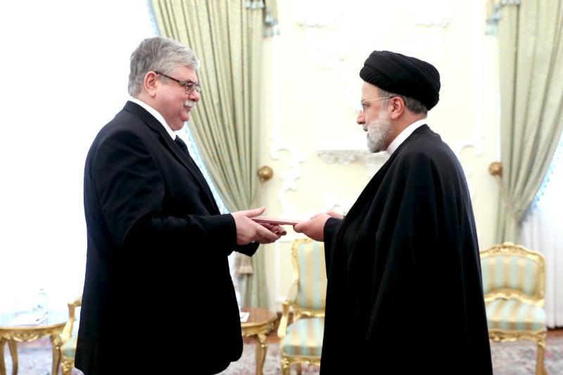 <span>ایران و روسیه زمینه‌های خوبی برای همکاری در عرصه‌های مختلف دارند</span>
