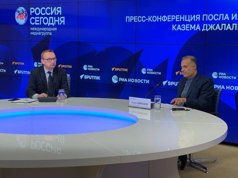 <span>Джалали: Тегеран готов к отмене виз в отношениях с Россией</span>
