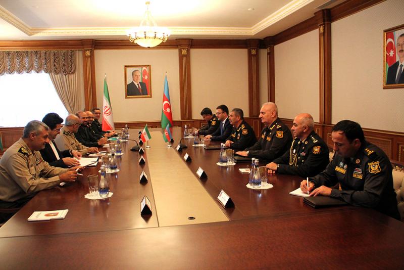 <span>دیدار وزیر دفاع جمهوری آذربایجان با هیأت نظامی ایران</span>
