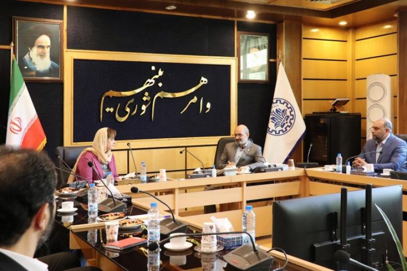 <span>حضور معاون و رئیس امور خاورمیانه آکادمی ریاست جمهوری روسیه در دانشگاه شریف</span>
