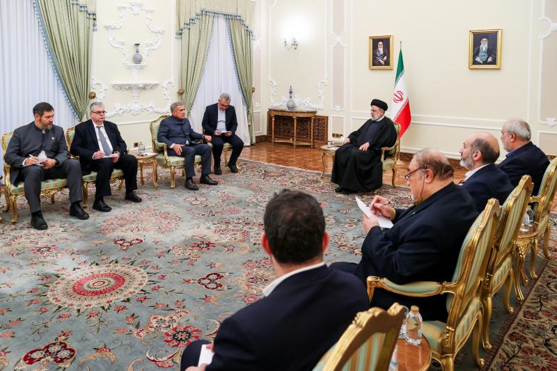 <span>رئیسی: برای گسترش روابط اقتصادی با همه جمهوری‌های ذیل فدراسیون روسیه آمادگی کامل داریم</span>
