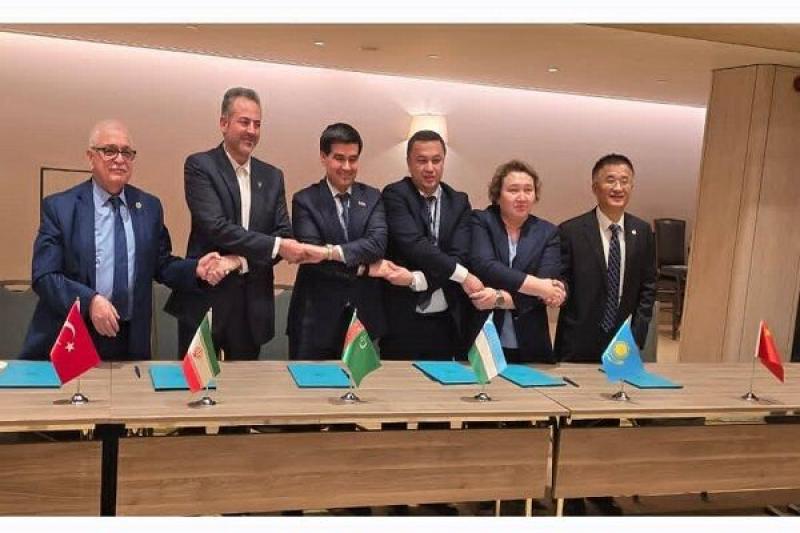 <span>Иран стал участником южного маршрута транспортного проекта "Пояс и путь" </span>
