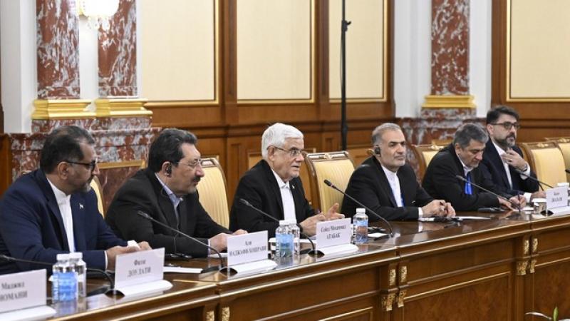 <span>Ареф: отношения с Россией имеют еще больший потенциал</span>
