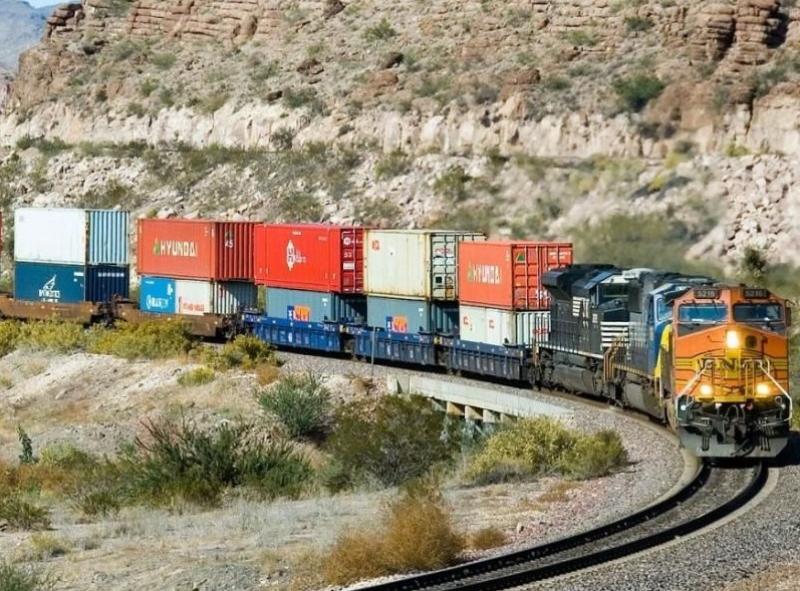 <span>قطار ترانزیتی دالیان - جلفا طی روزهای آتی از مرز اینچه‌ برون وارد ایران می‌شود </span>
